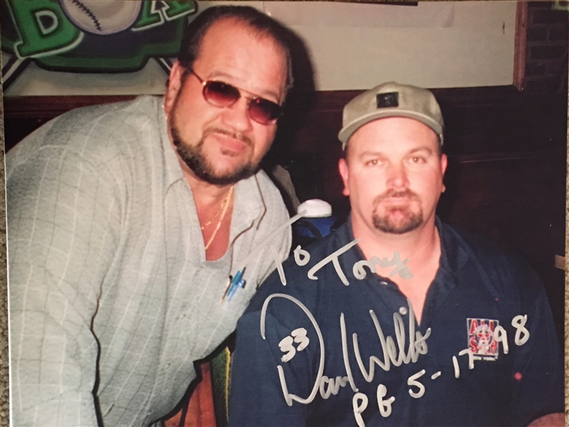 SPORTSWRITER COLLECTION SIGNED DAVID WELLS 8X10 Read