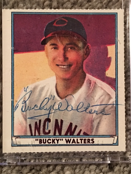 BUCKY WALTERS $$$ 1930s REDS HAND SIGNED RP CARD $$$