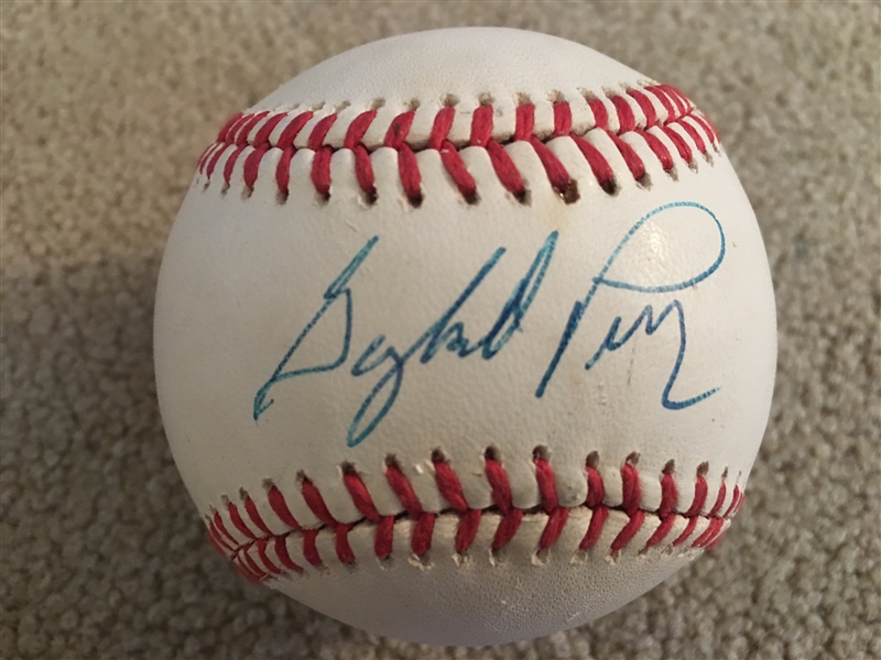 GAYLORD PERRY SIGNED SNOW WHITE AL BALL in Case HOF