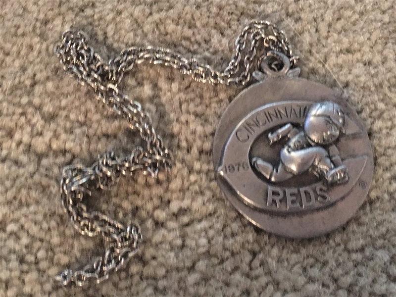 1976 REDS REAL PEWTER MEDALLION WITH SIGNATURES on BACK