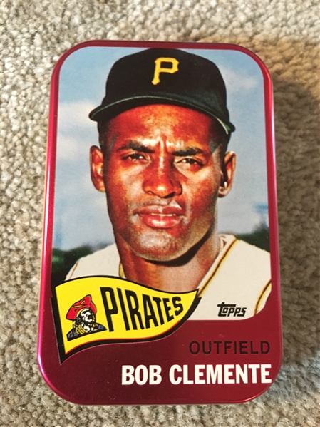 ROBERTO CLEMENTE 1998 TOPPS TIN BOX (No Cards Inside)