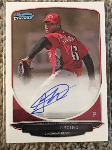 DANIEL CORCINO QUTOPGRAPHED BOWMAN CHROME REDS ROOKIE 