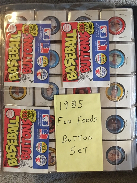 $$ 1985 FUN FOODS 133 COMPLETE BUTTON SET $$ with WRAPPER & C LIST in BINDER $$