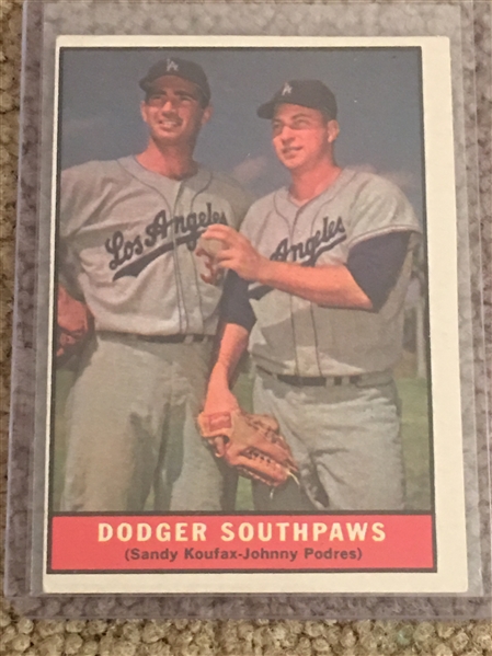 DODGERS SOUTHPAW 1961 TOPPS #207 with $$$ SANDY KOUFAX $$$